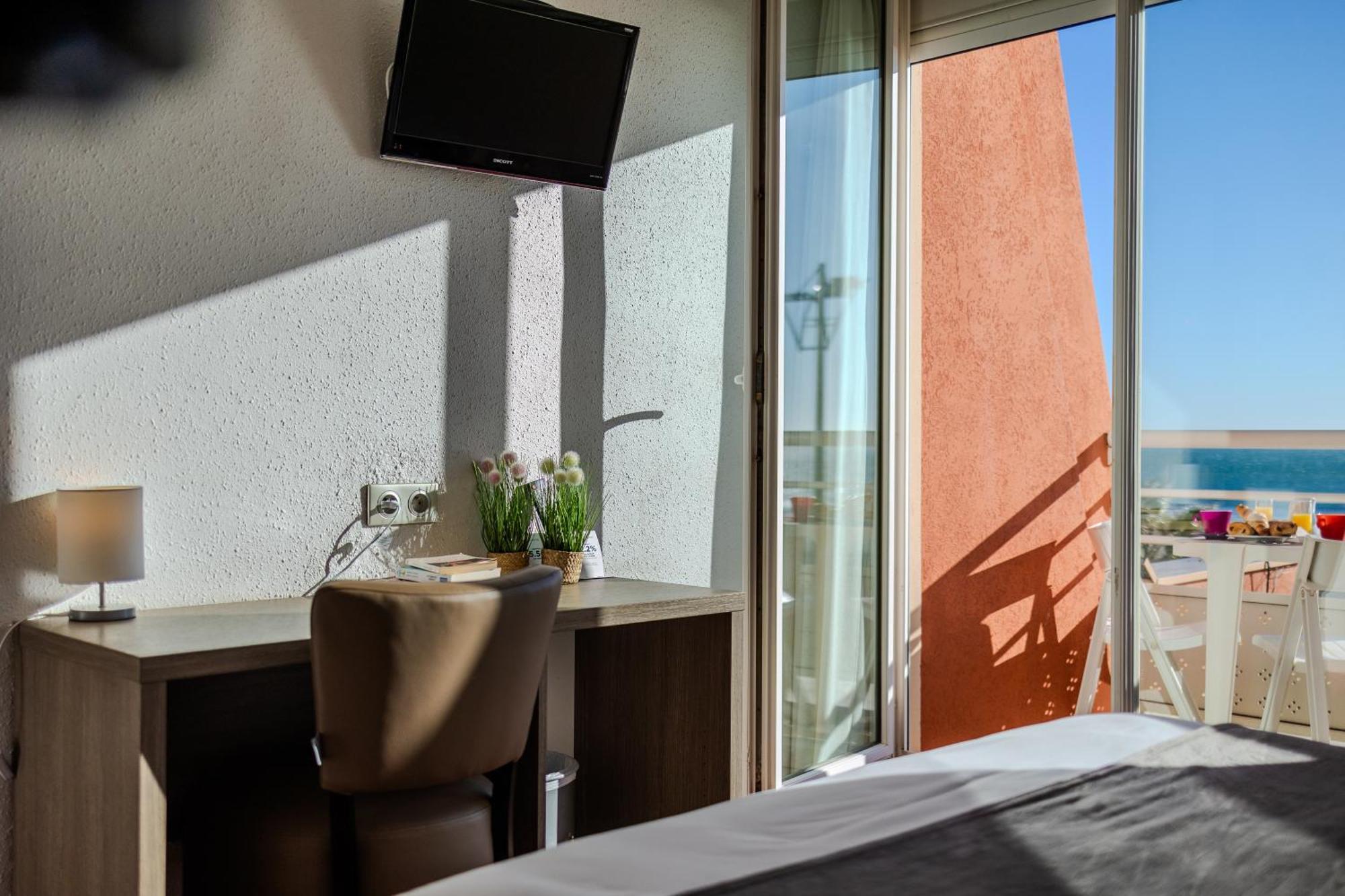 Logis Hotel & Restaurant Mediterranee Port-la-Nouvelle Exterior photo