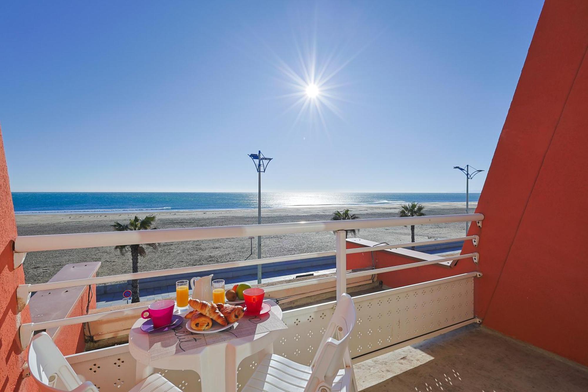 Logis Hotel & Restaurant Mediterranee Port-la-Nouvelle Exterior photo